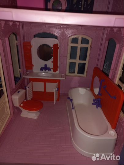 Кукольный домик с мебелью
