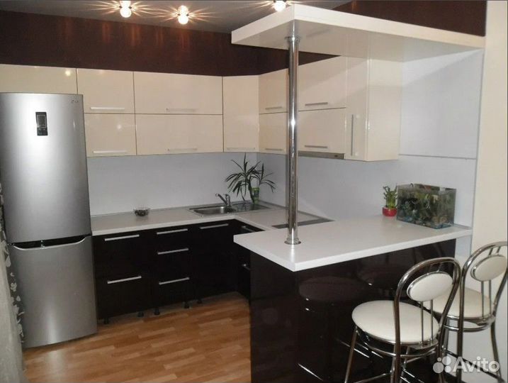 Кухонный гарнитур с барной стойкой. Рассрочка