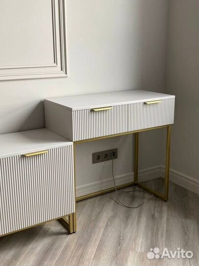 Тумба прикроватная