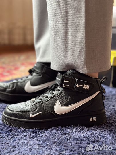 Кроссовки женские б/у