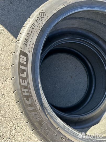 Michelin Pilot Sport 4 275/40 R20 и 315/35 R20 110Y