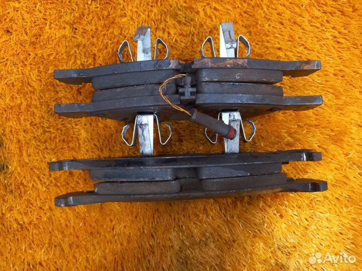 Колодки тормозные передние Mercedes-Benz M-Class