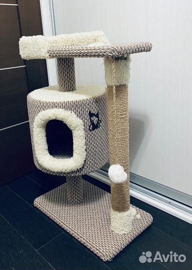 Домик для кошки с когтеточкой б/у