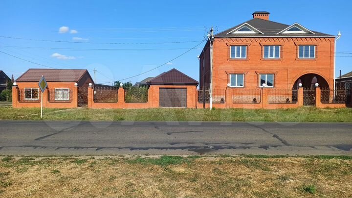 Дом 580 м² на участке 8 сот.