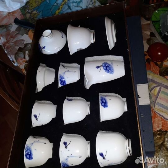 Фарфоровый чайный сервиз