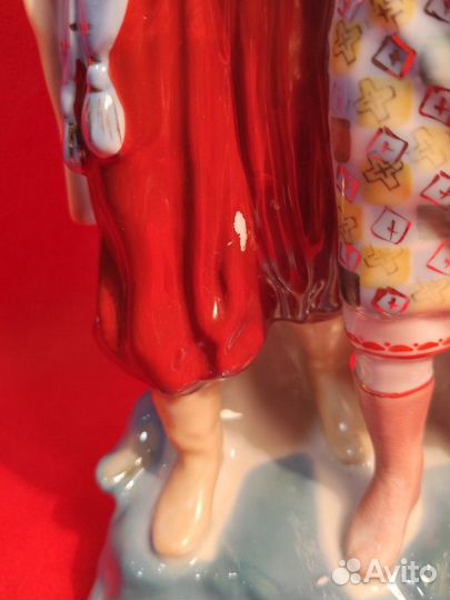 Фарфоровая статуэтка Майская ночь