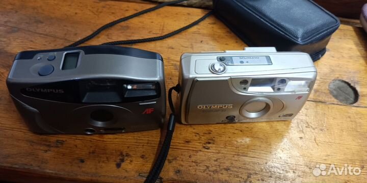 Два Плёночный фотоаппарат Olympus