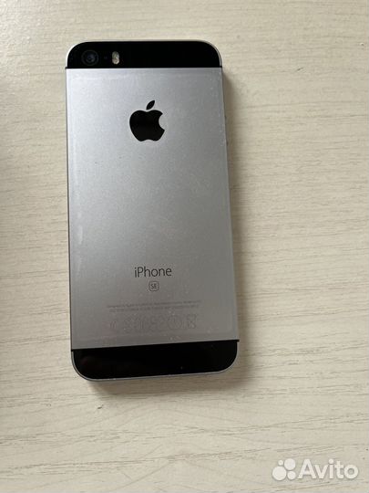 iPhone SE, 64 ГБ
