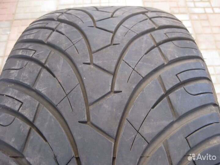 Jinyu YU62 275/40 R20 106Y