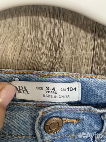 Джинсы Zara на девочку 104