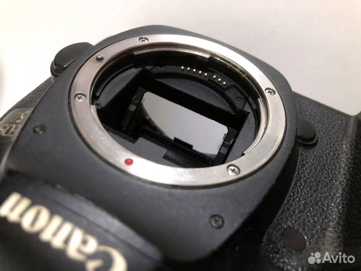 Зеркальный фотоаппарат Canon 5D Mark III body
