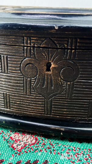 Старинная деревянная шкатулка, коробка