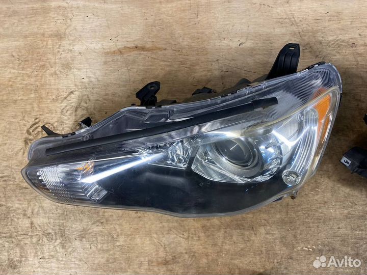 Фара Mitsubishi Lancer 10 ксенон комплект