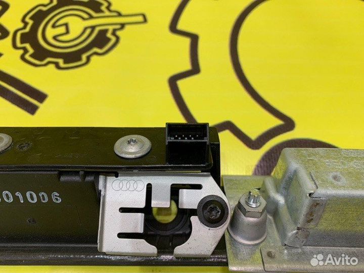 Кнопка открывания багажника Audi A6 4F2 AUK