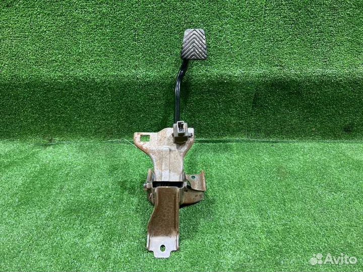 Педаль тормоза Hyundai Solaris седан 1.4 2016