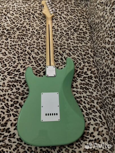 Реплика Fender Stratocaster SSS