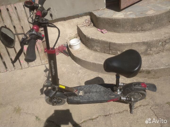 Самокат куго М4 про плюс