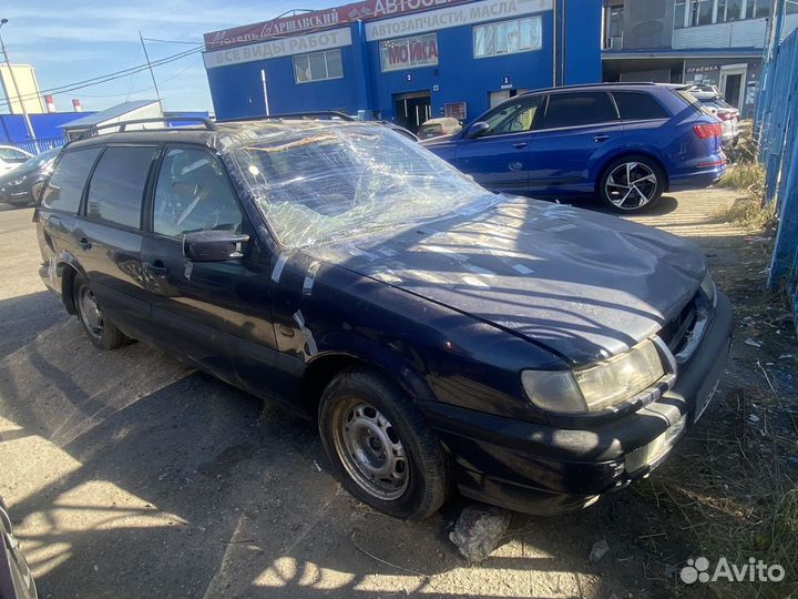 Volkswagen Passat 1.8 МТ, 1996, битый, 350 000 км