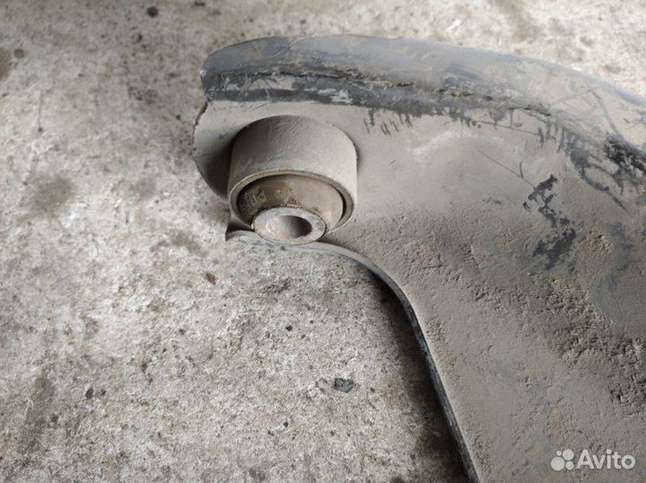 Рычаг передний левый Renault Logan 2005-2014