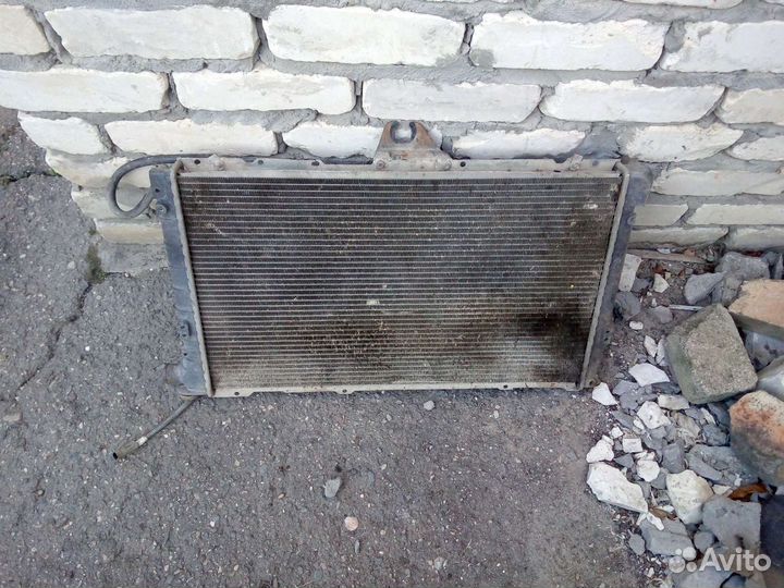 Радиатор на Крайслер минивэн корован
