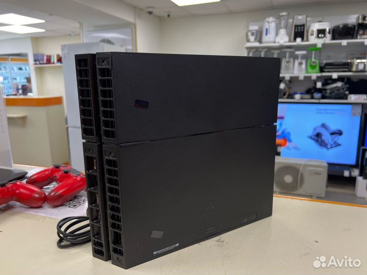 Игровая приставка PlayStation 4 FAT 500GB (центр)