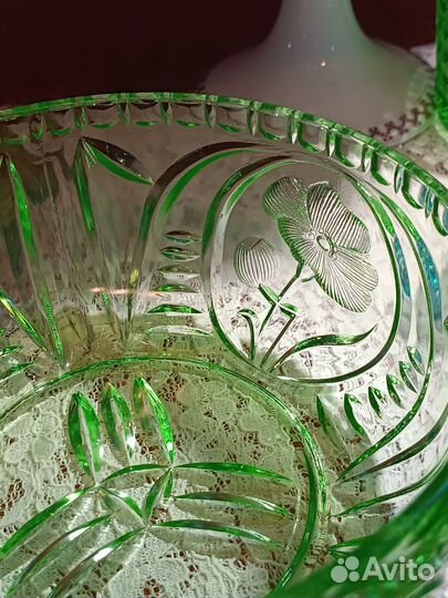 Старинная салатница цветное стекло