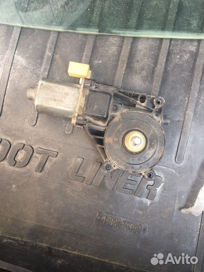 Моторчик стеклоподъемника priora 2