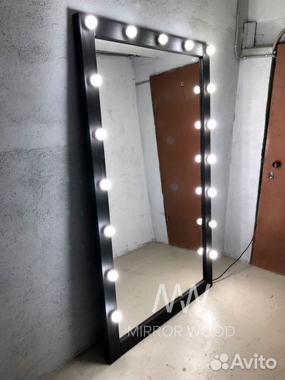 Большое зеркало в салон красоты с лампочками