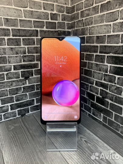 Смартфон a32