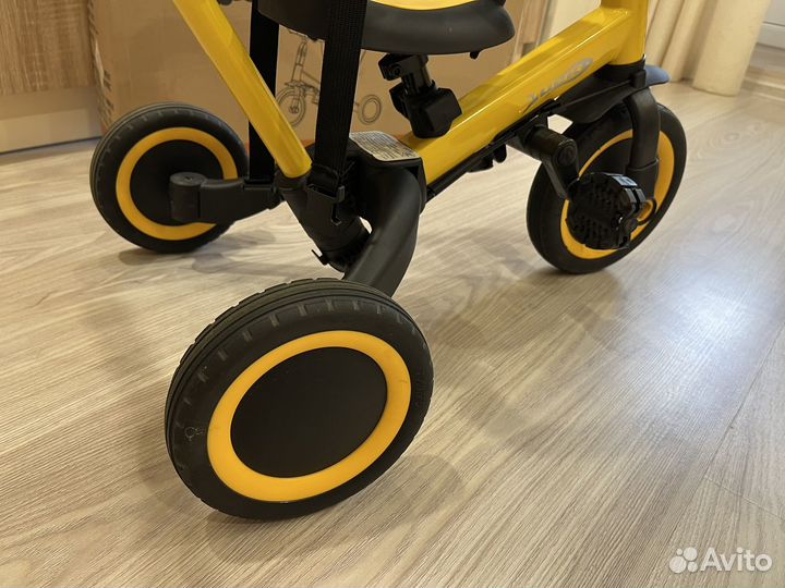 Детский трехколесный велосипед-беговел, желтый