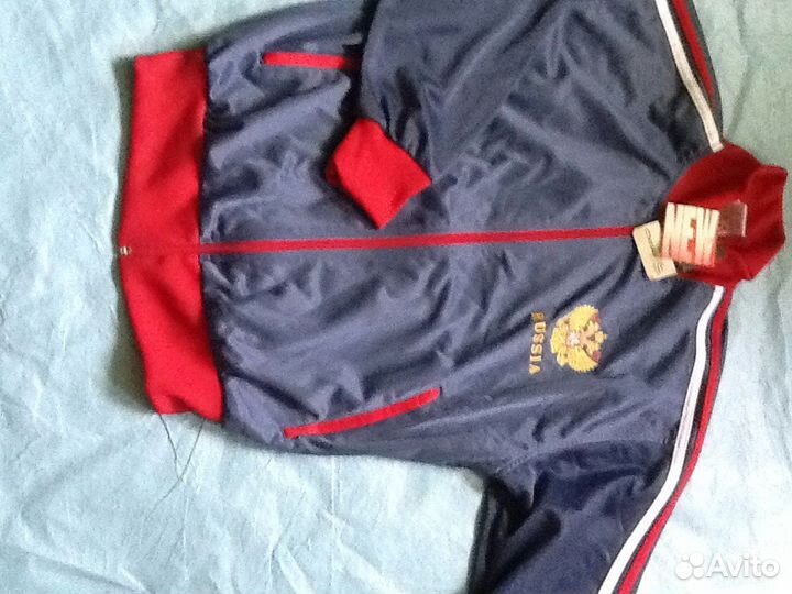 Костюм спортивный