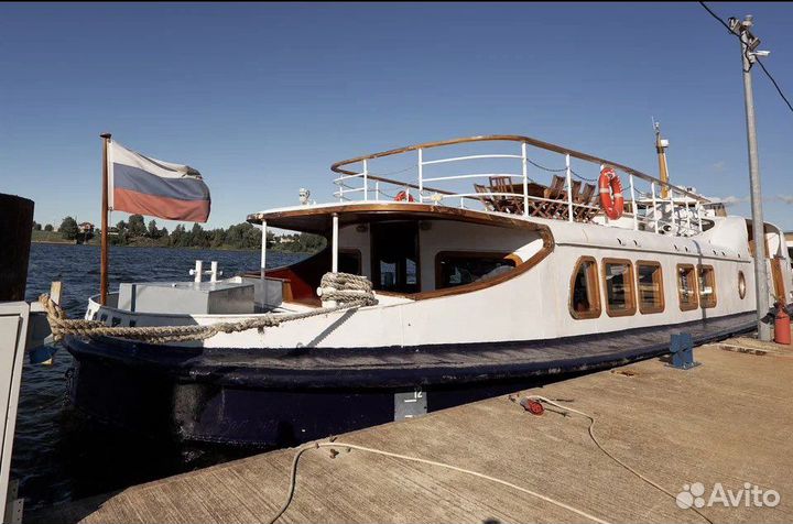 Яхта теплоход Ласточка