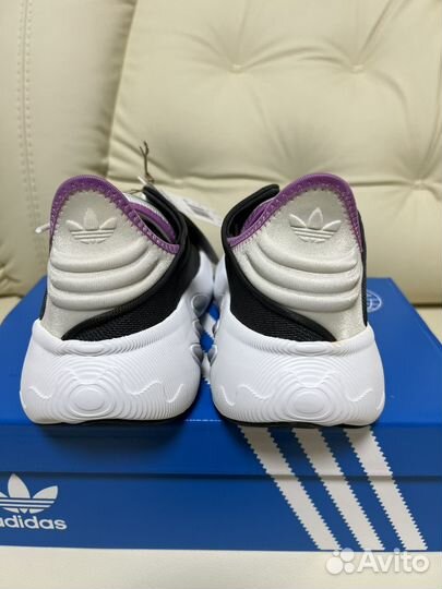 Кроссовки Adidas