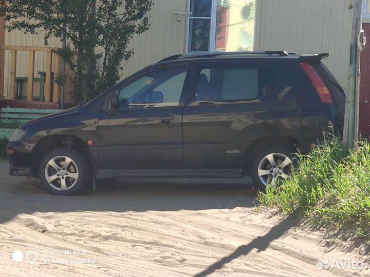 Mitsubishi Space Runner 2.4 AT, 2000, 335 000 км
