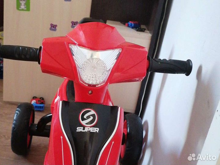 Детский трехколесный велосипед