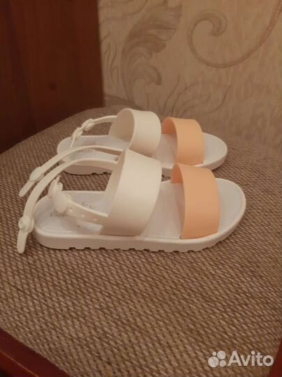 Сандалии для девочки