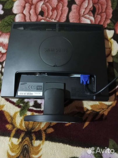 Монитор Samsung 943