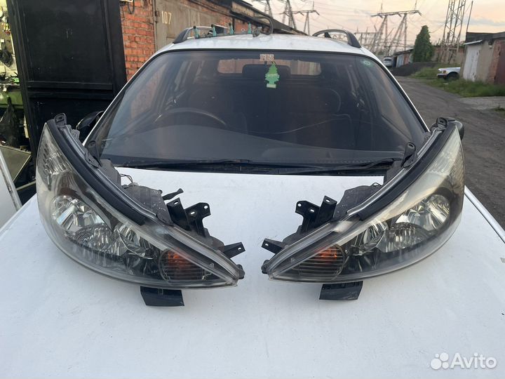 Фары ксенон Mitsubishi Grandis