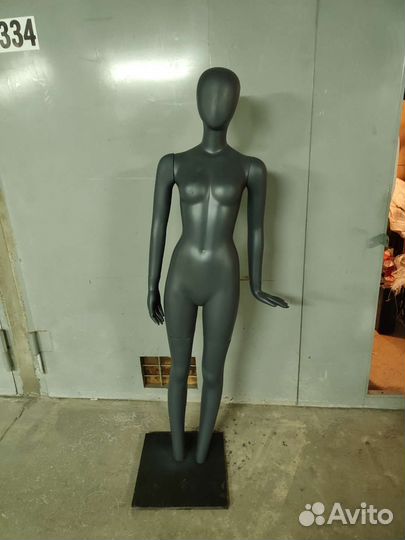 Женский манекен. Темно серый цвет