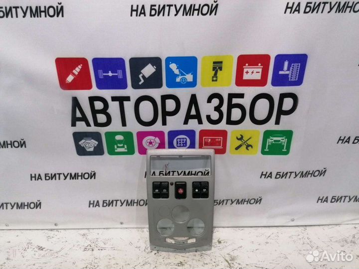 Рамка магнитолы Renault Logan