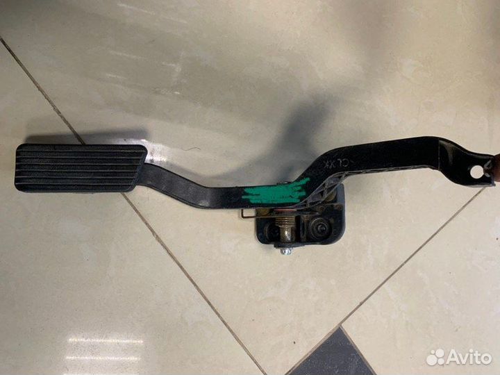 Педаль газа Hyundai Elantra XD G4ED 2008