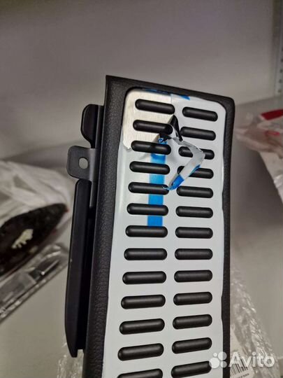 Накладка под левую ногу Skoda и Volkswagen