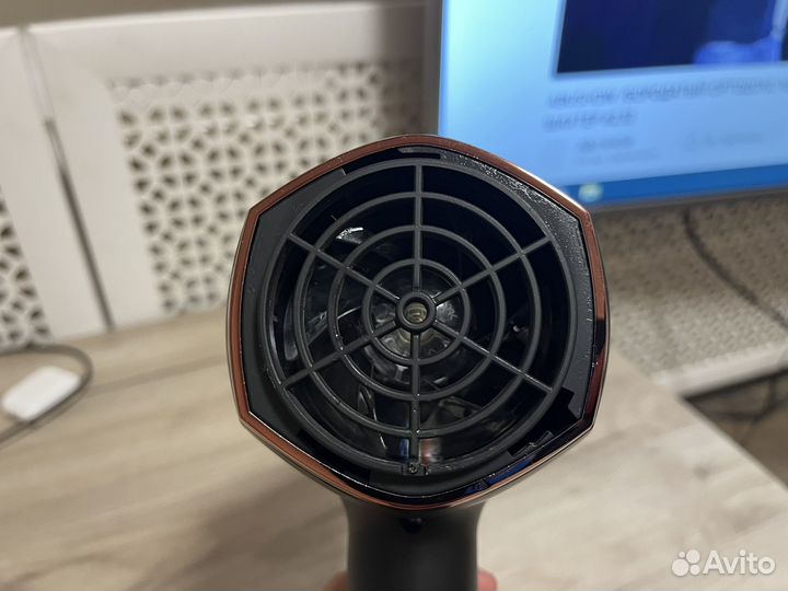 Новый Фен vitek VT 8220