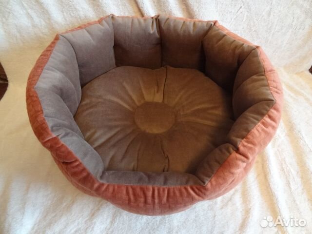 Продам новую лежанку/лежак для кошки