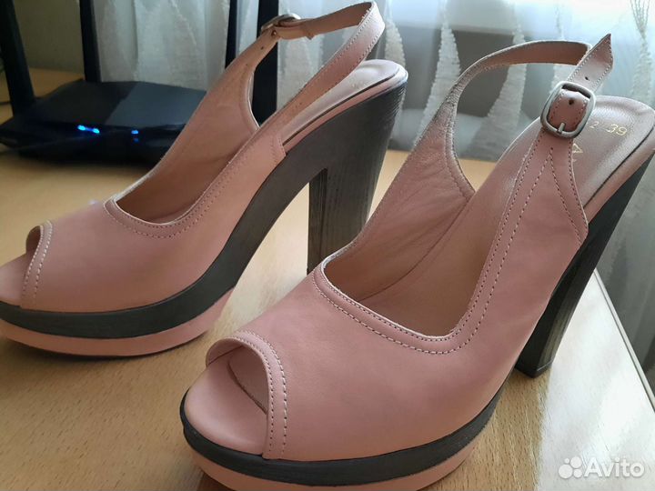 Босоножки 39