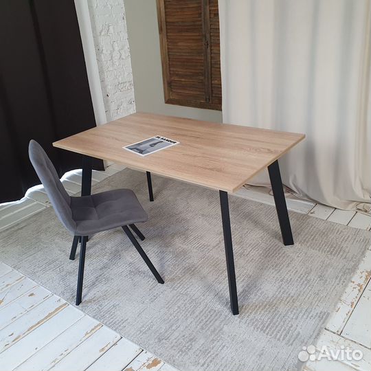 Письменный стол Ник Дуб 130*80 см. Черные ножки