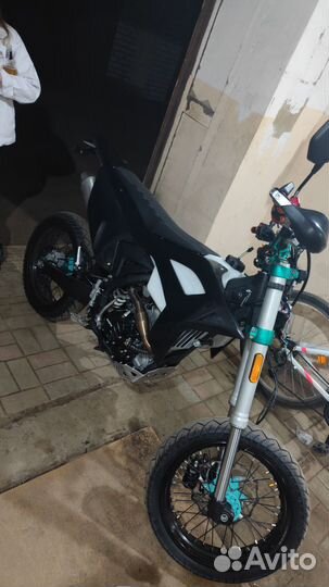 Мотоцикл Avantis a6 motard