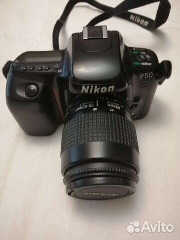 Пленочный Nikon F50 с объективом 35-80
