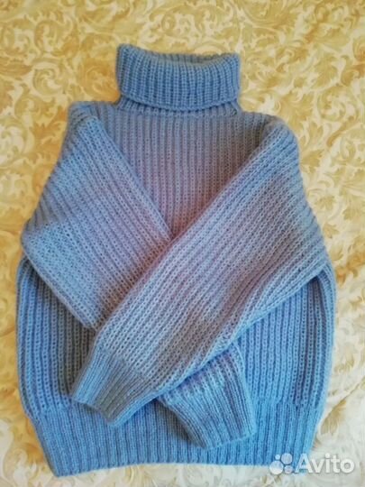 Теплый свитер женский