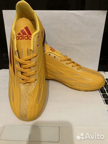 Детские футбольные бутсы сороконожки adidas